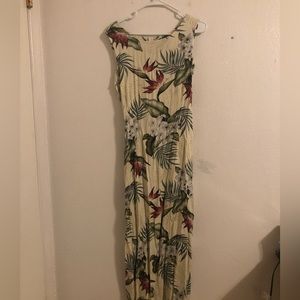 Crème colored with floral, jewel neckline, very flowy dress